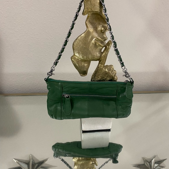 Women’s green leather shoulder bag by 7CHI. Beautiful inside and out. - Picture 2 of 3